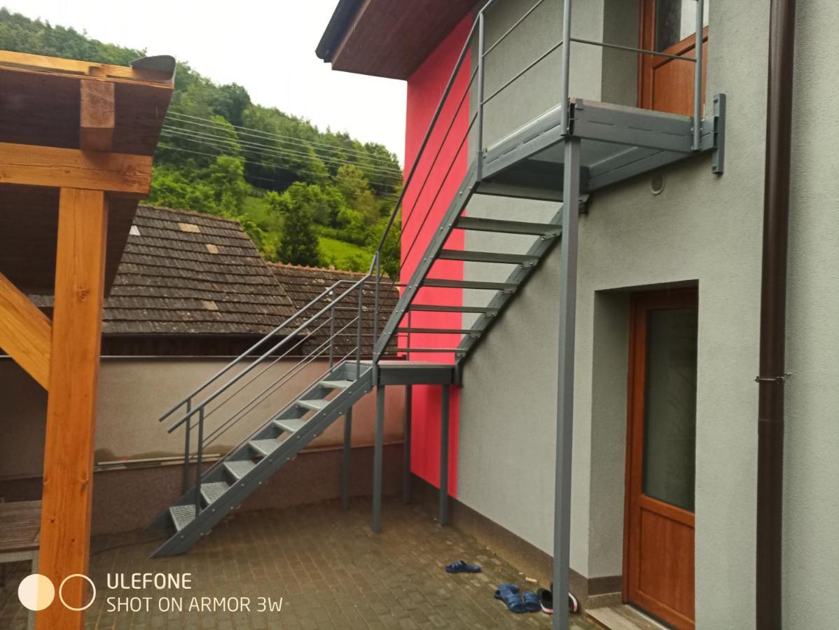 Pohoda Salas U Velehradu-2 Apartmany 우헤르스케 흐라디슈테 외부 사진